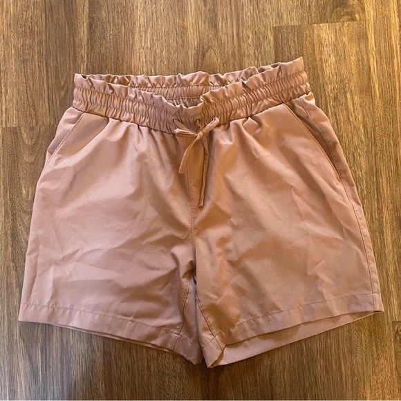 Mondetta Tan High Waist Shorts relaxed Fit‎ 5” length - Picture 1 of 4